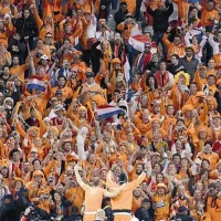 Nizozemci so v finalu gostitelji in bodo igrali v svojih oranžnih barvah. Bosta na koncu  Robben in  Elia še tako veselo rajala z navijači? 