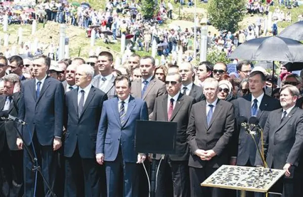 Spominske slovesnosti se je udeležilo veliko državnikov