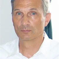 Cesta nad progo,  pe&scaron;ci pod njo