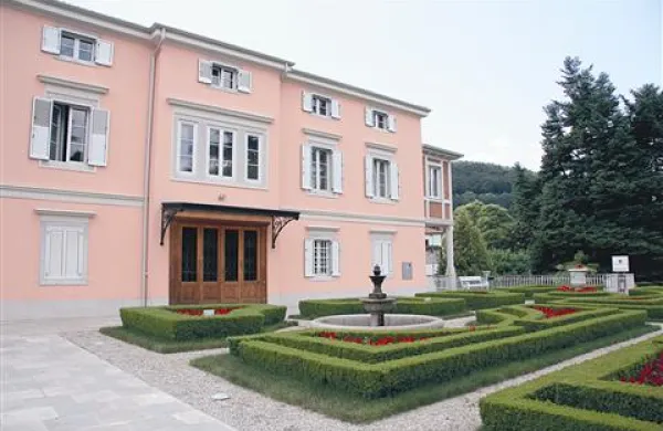 “Sežanci nismo te vile nikoli klicali vila Mirasasso, vedno je bila vila Škaramangà,” opozarja Jolka Milič