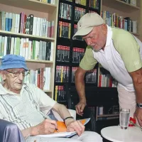 Starosta fotografije se podpisuje nadobudnemu Jocu Žnidaršiču