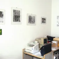 Delovni kabinet prof. Ivana Verča s fotografijami Narodnega doma z začetka minulega stoletja