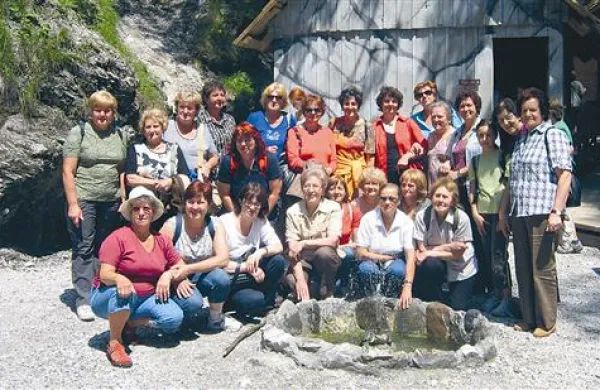 Za praznik so obiskale bolni&scaron;nico Franja
