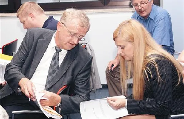 Pooblaščenec države in pooblaščenka Kada nista utemeljila  predloga o petčlanski upravi