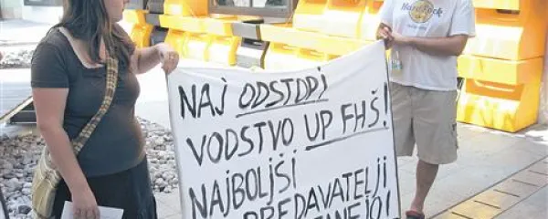 Protest študentov proti odpuščanju s FHŠ
