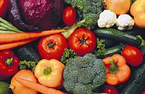 Vegetarijanska prehrana nima ugodnih učinkov samo na  zdravje posameznika, ampak je prijazna tudi do omejenih  naravnih virov in podnebja