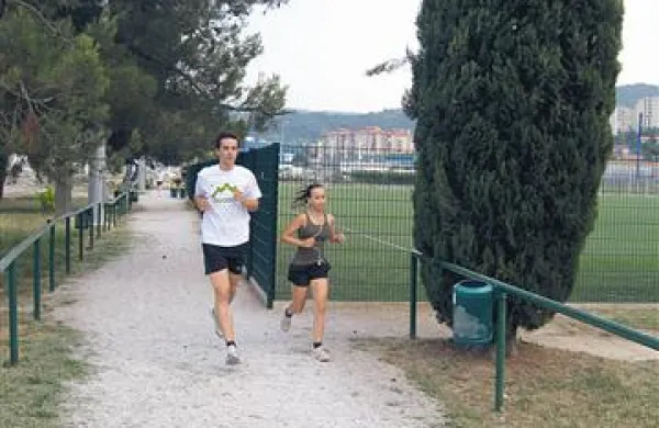 Bojan Lah in Barbara Ivančič na tekaški stezi