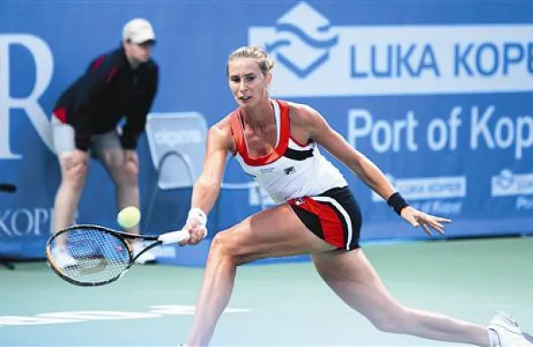 S slovenskega gledišča je bil 6. portoroški WTA turnir v znamenju Polone Hercog. Toda v polfinalu jo je zaustavila Anna Čakvetadze