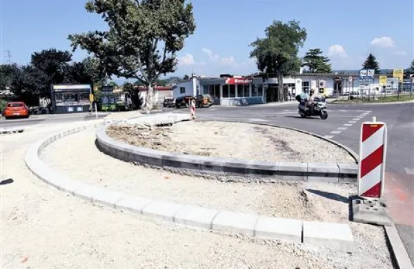 Novo kroži&scaron;če v &Scaron;alari