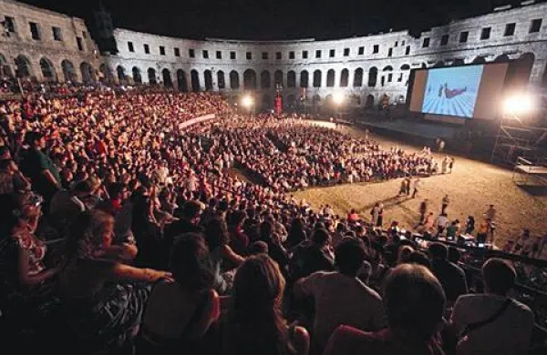 Prezor iz nagrajenega filma Naj ostane med nama 