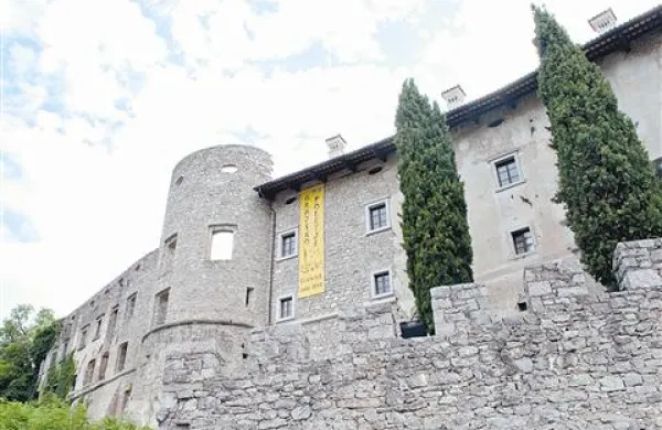 Oblikovanje vaških odborov ni vedno enostavno. V Štanjelu so na primer uspeli sestaviti vaški odbor šele marca 2008, poldrugo leto po lokalnih volitvah.  Z novim odlokom bo šlo  znatno hitreje, menijo na občini.