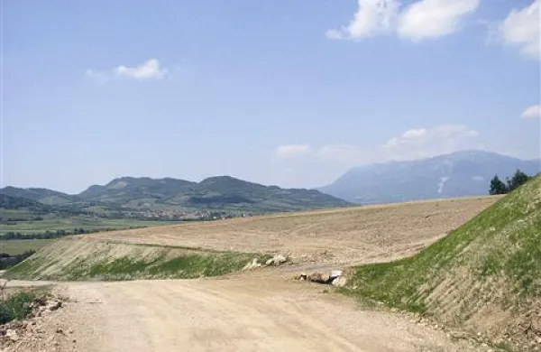 Zemljišče na mestu nekdanje deponije je kot nalašč za trajne nasade