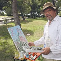 V parku bolni&scaron;nice nastajajo umetnine
