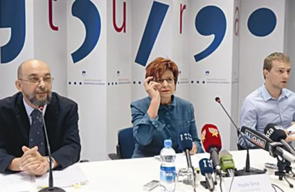 Novinarji &scaron;e niso zadovoljni