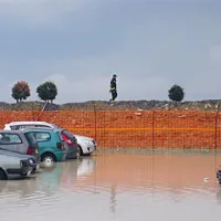 Voda poplavlja parkiri&scaron;ča