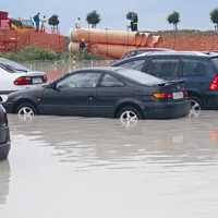 Voda poplavlja parkiri&scaron;ča