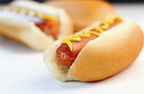 Običajna cena hot-doga v New Yorku ne preseže štirih dolarjev