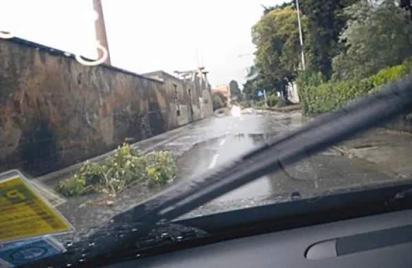 Voda je segala celo meter visoko