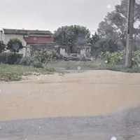 Voda je segala celo meter visoko
