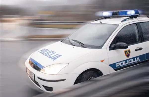 Hitro posredovanje policije se je tokrat končalo z rešenim življenjem
