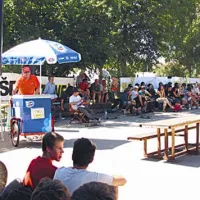 Številna radovedna publika