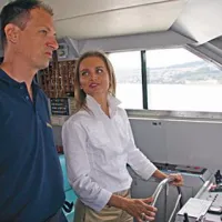 Kresalova obiskala plažo in vozila policijski čoln