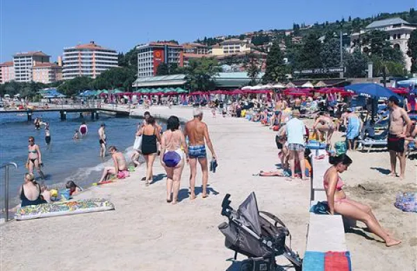 Portorož je na vrhuncu sezone zelo dobro zaseden, kar polne so tudi plaže