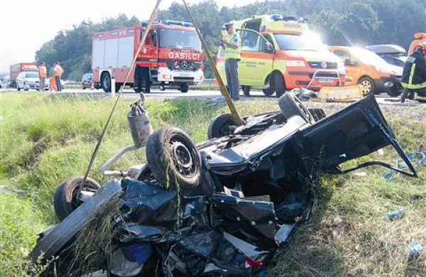 V začetku julija so v tragični nesreči, ki se je zgodila na primorski avtocesti, umrli sopotniki, trije starejši Ljubljančani. Dva tedna kasneje pa je v bolnišnici umrl še voznik avtomobila.