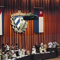 Castro prvič po &scaron;tirih letih v kubanskem parlamentu