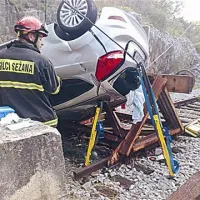 Italijanski državljan si je v nesreči zlomil vratno vretence