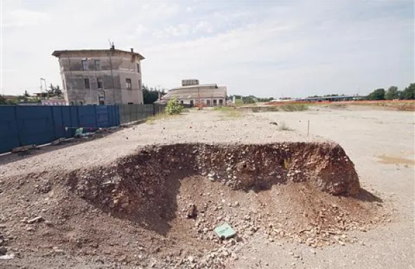 Jeseni naj bi se iz gradbene jame začela dvigati Supernova