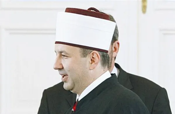 Mufti Islamske skupnosti v Sloveniji Nedžad Grabus bo v času ramadana nagovoril vernike v vseh enotah skupnosti  