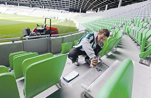 Danes se bodo  avstralski nogometaši na prijateljski tekmi na stadionu v Stožicah pomerili z našo reprezentanco   