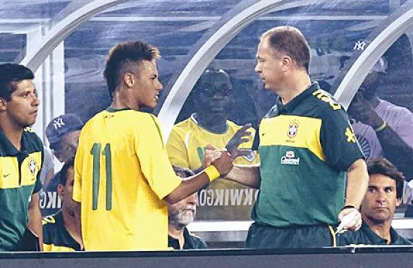 Novi brazilski selektor Mano Menezes hvali reprezentanta Neymarja