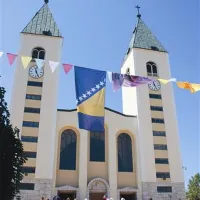 Državna zastava Bosne in Hercegovine je v povsem hrvaški zahodni Hercegovini zelo redka