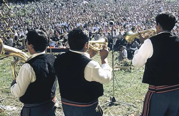 Letos obeležuje festival trobentačev Guči petdeset let delovanja 