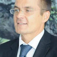 “Ne morem iz svoje kože. Tudi na poročnem potovanju na Baliju sem šel pogledat nekaj hotelov, ki niso bili v programu.”