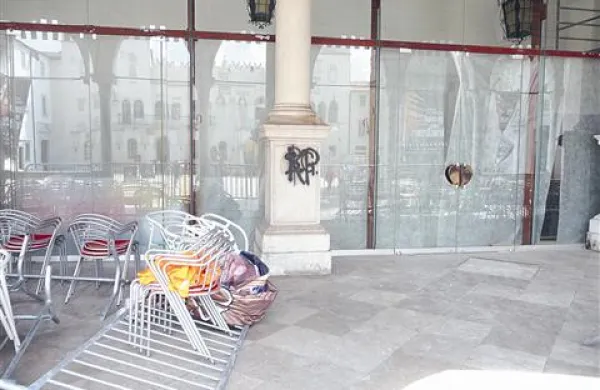 Tridnevno oprezanje za “nevidnimi” gradbenimi delavci ni obrodilo sadov 