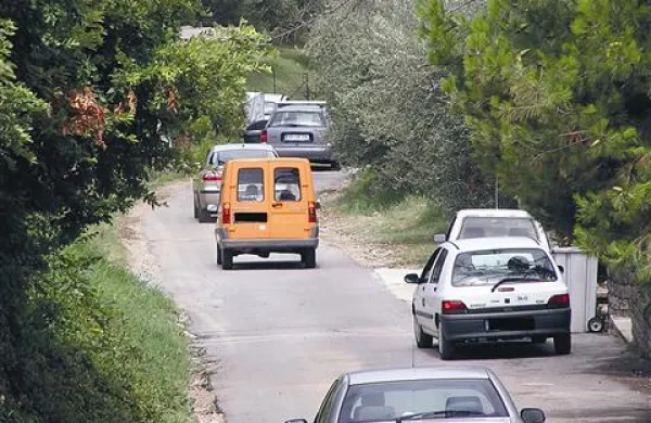 Takole oblegana je “bližnjica” skozi Grinjan in Bošamarin ob koncih tedna