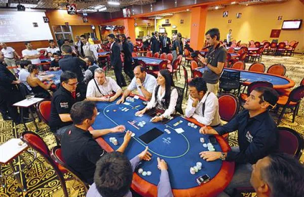 Salon za poker, ki so ga v Perli odprli v soboto, je med največjimi v Evropi