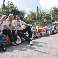Gonilni sili PMP Tilen Pajek (levo) in Mitja Čehovin s predsednico ODPMŽ Andreo Bogataj Krivec