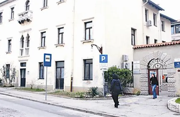 500 diplomantov Fakultete za management naj bi ohranilo svoje diplome.