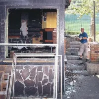Delavci praznijo prostore Shoto kluba, ki je po mnenju občinske uprave nevaren za mimoidoče