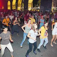 Več kot 3000 jih je migalo v ritmih salse
