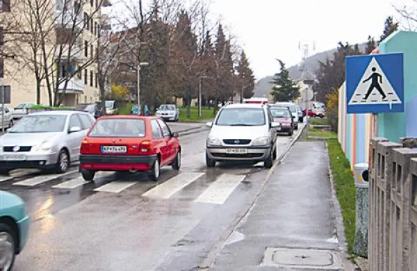 V Sežani spremenili prometno signalizacijo