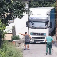 V reševalni akciji so ves čas sodelovali domačini