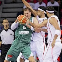 Primož Brezec v borbi s Salahom Mejrijem