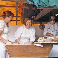 Praznik v znamenju dežja in osmic
