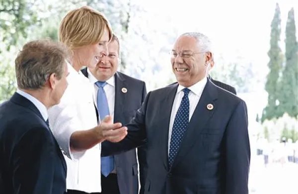 Veliko pozornosti je vzbudil nekdanji ameriški zunanji minister Colin Powel (desno)