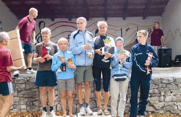 Najhitrejše in najhitrejši absolutno, z leve: Jožko Rupnik, Daniela da Forno, Marko Vojska, Valentina Bonanni, Sergeja Lipušček, Jernej Šemrov 